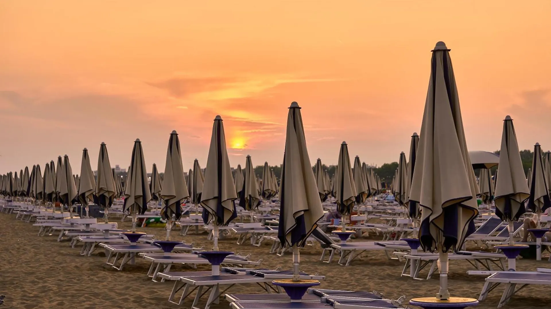 Flat With Luminous Terrace Close To The Sea Bibione Apartment
