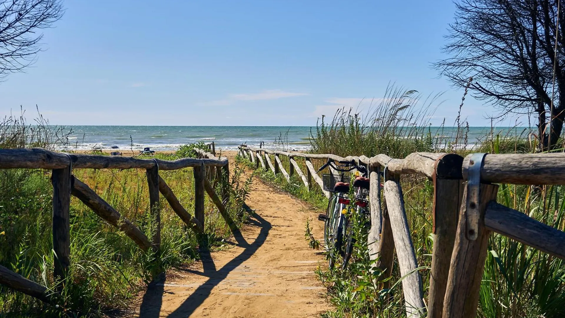 Flat With Luminous Terrace Close To The Sea Bibione Apartment